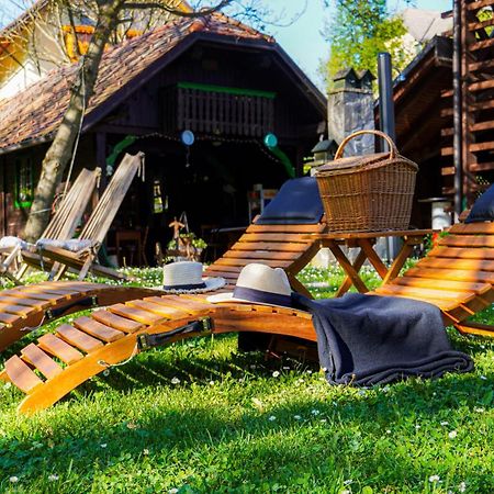 Resort Pod Orehi - Bled - Apartma & Glamping & Savna 외부 사진