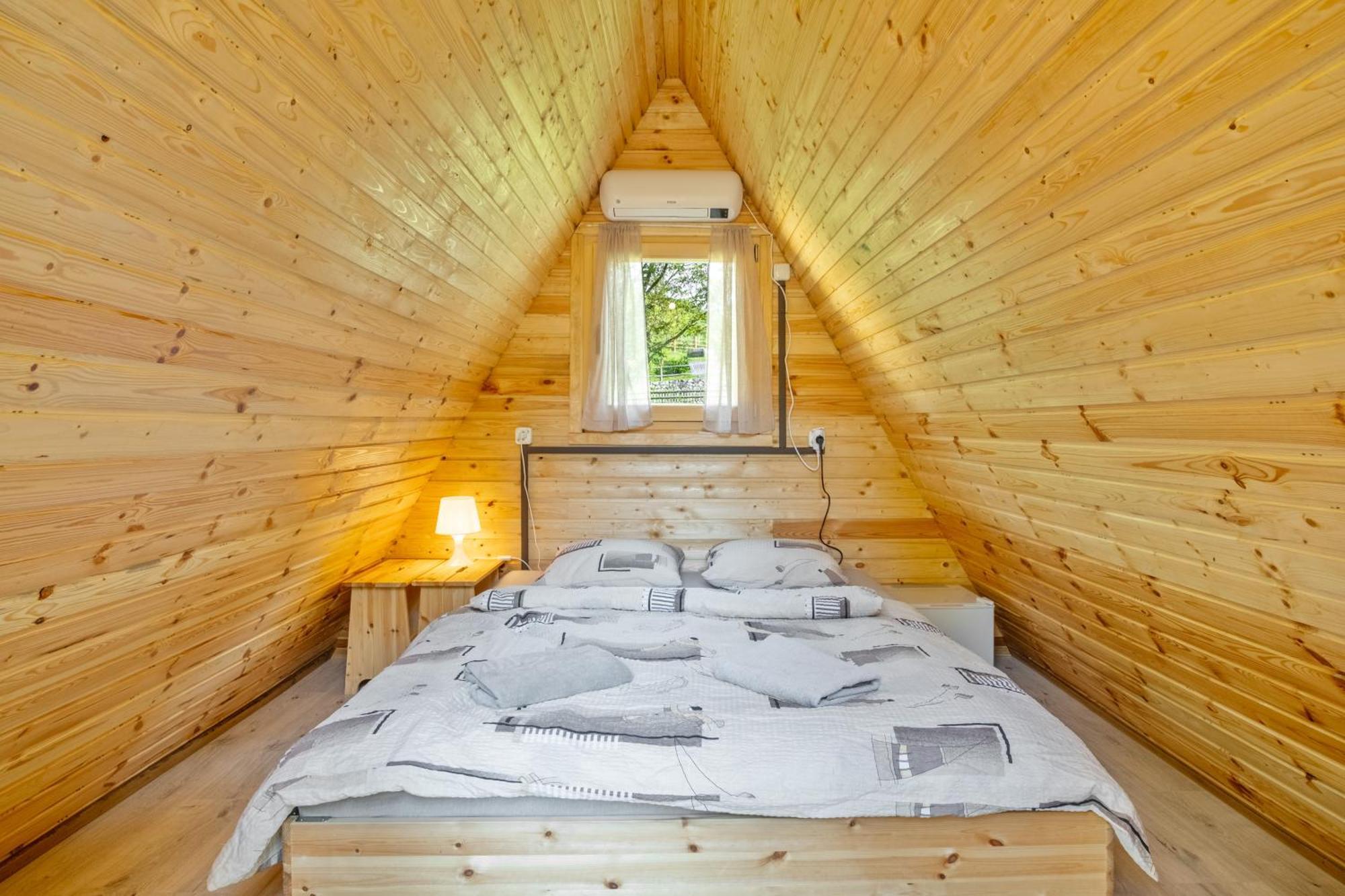 Resort Pod Orehi - Bled - Apartma & Glamping & Savna 외부 사진
