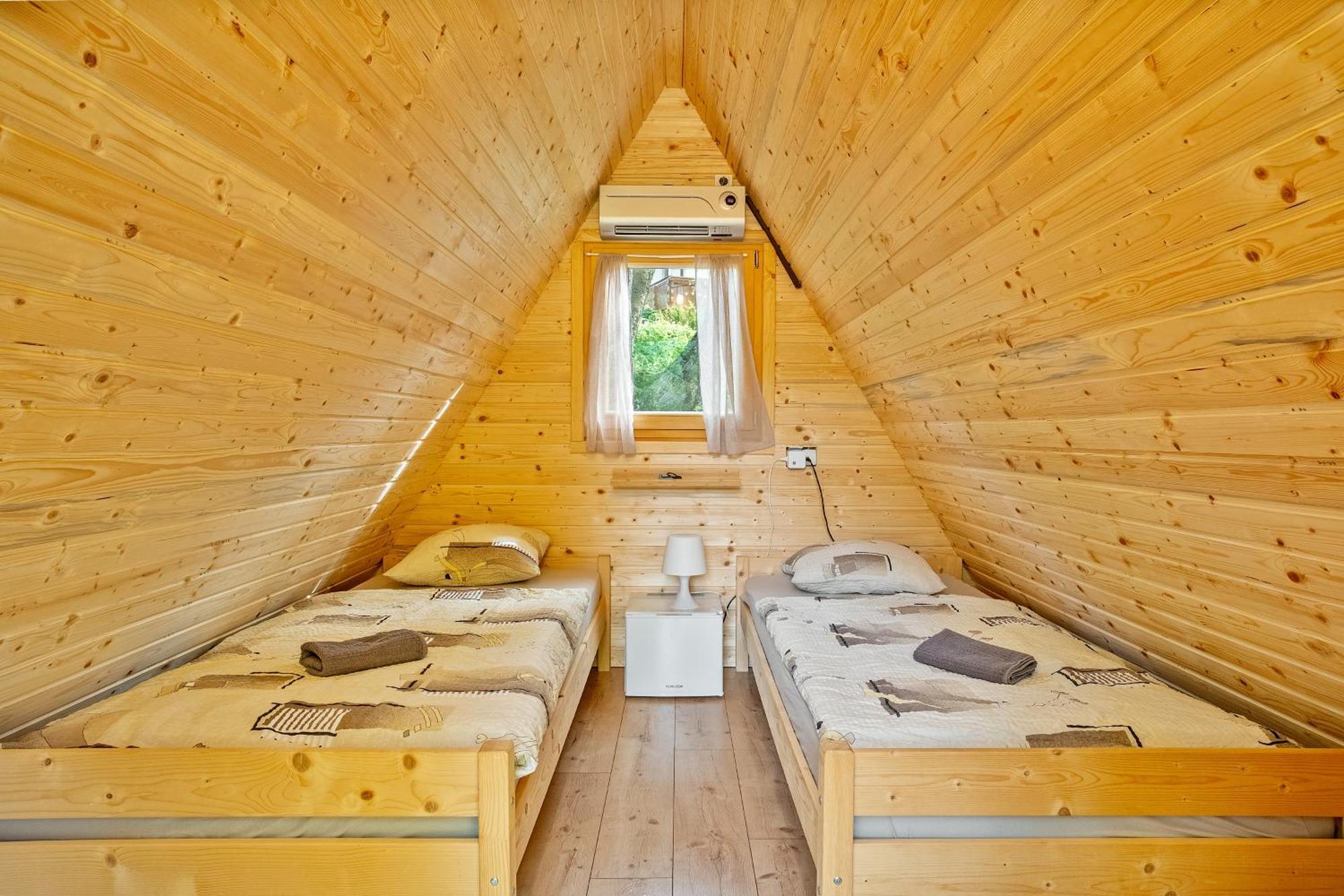 Resort Pod Orehi - Bled - Apartma & Glamping & Savna 외부 사진