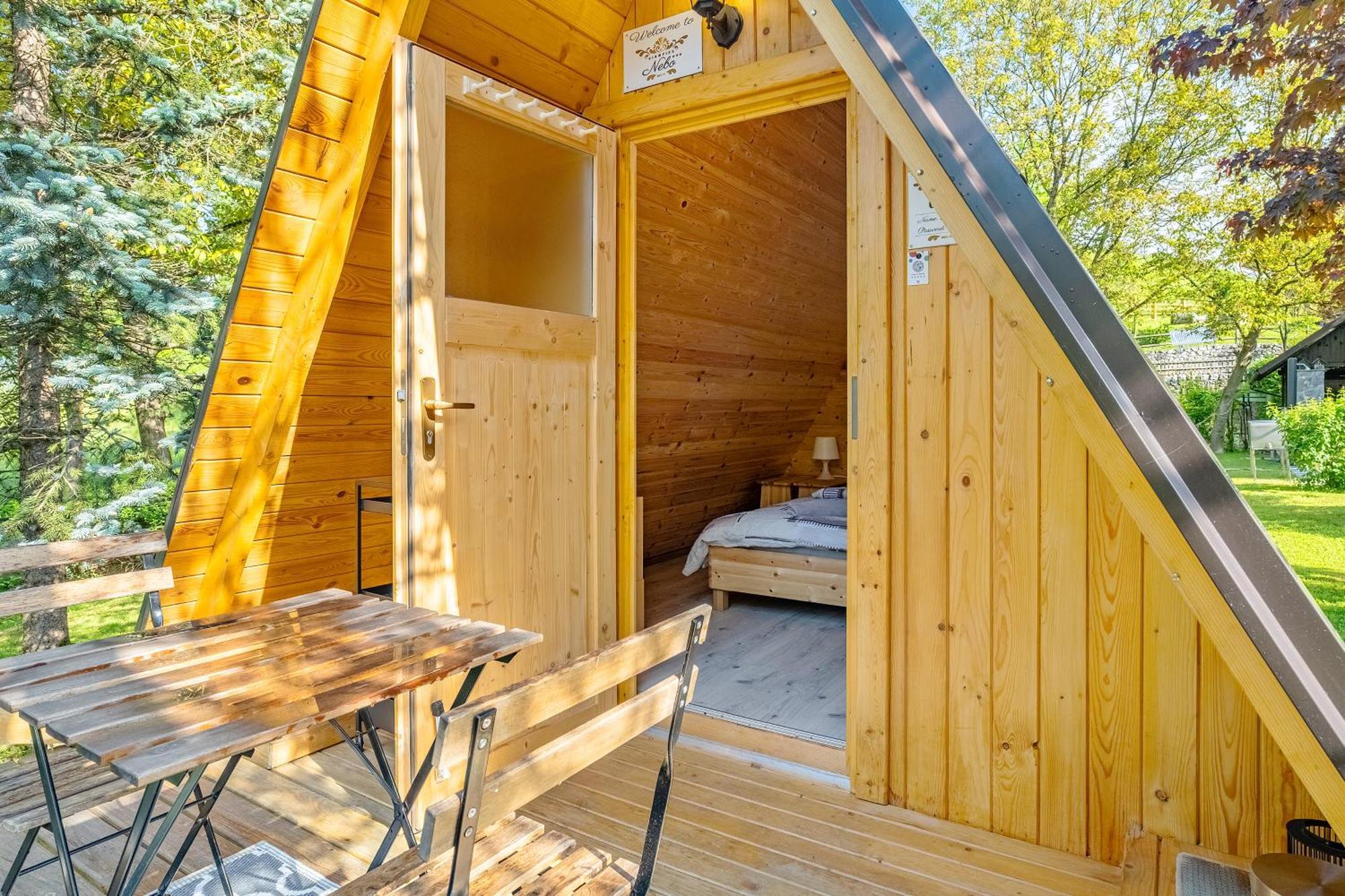 Resort Pod Orehi - Bled - Apartma & Glamping & Savna 객실 사진