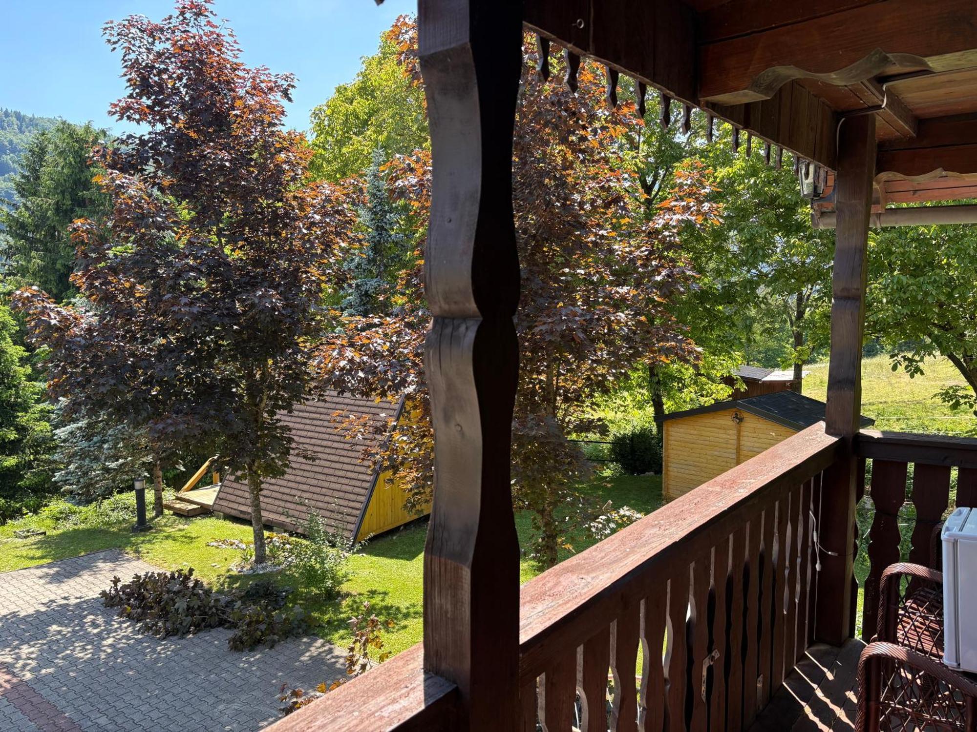 Resort Pod Orehi - Bled - Apartma & Glamping & Savna 외부 사진